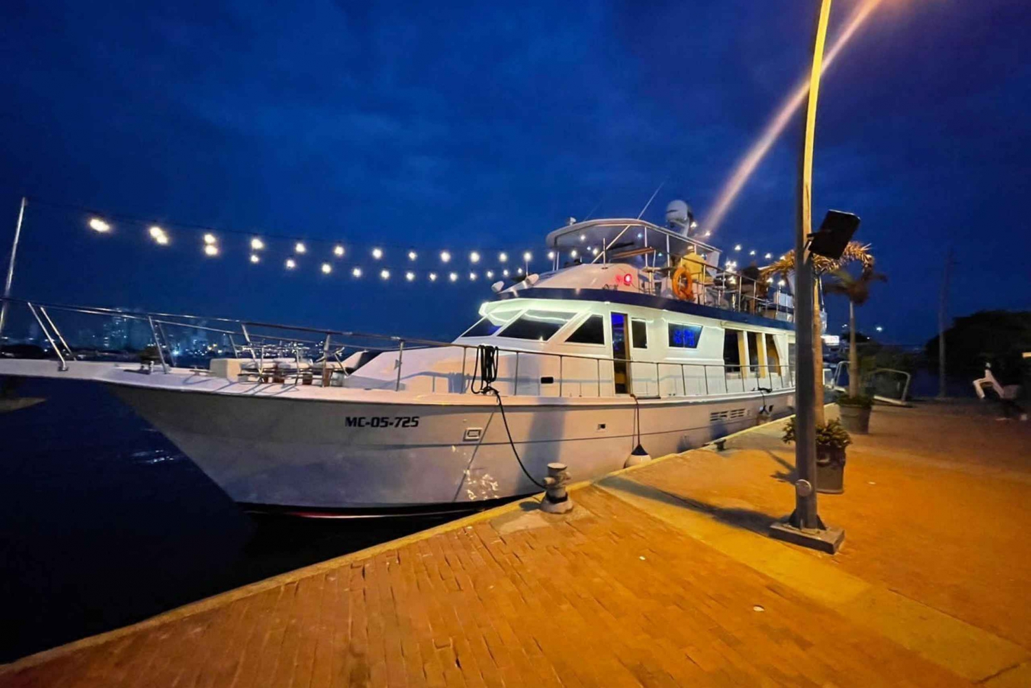 Cartagena: Experiencia culinaria de 4 platos a bordo de un catamarán