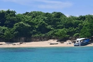 Cartagena: Eco-Historic Islands Tour to Barú, Tierra Bomba, & Bocachica