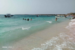 Cartagena: 5 Rosario Islands Tour with snorkeling + plankton