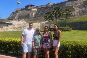 Cartagena: Enjoy a panoramic City tours + Bay tour by boat