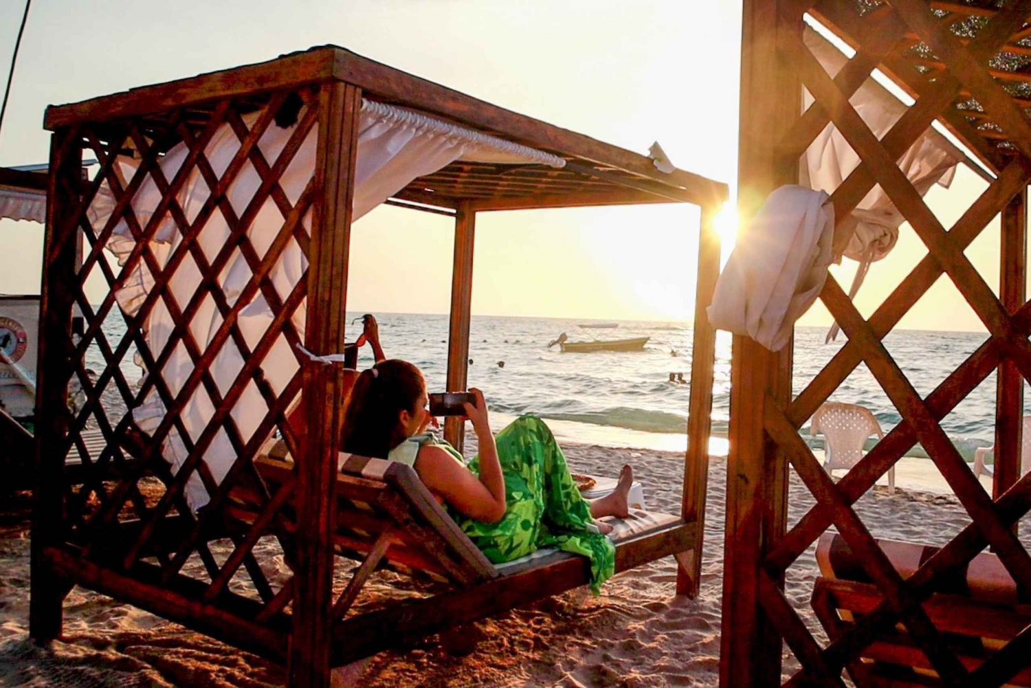 Cartagena: Enjoy the Baru sunset at a private beach club