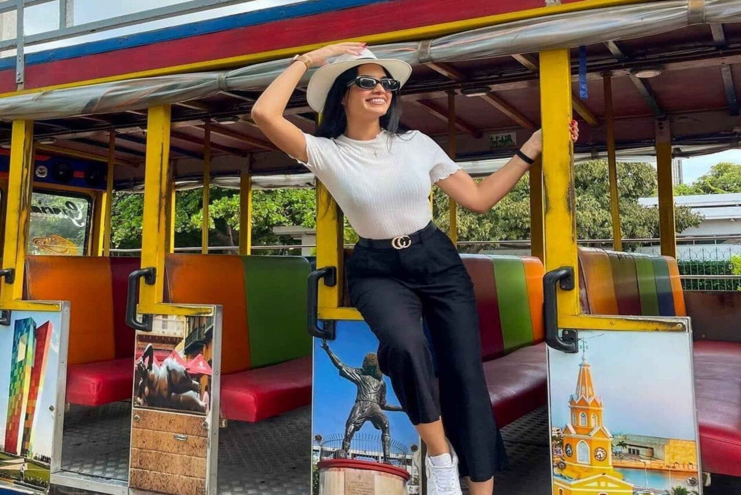 Cartagena: Explora con un city tour abordo de una chiva típica