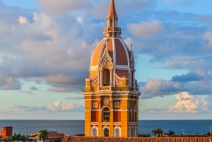Cartagena: Explora con un city tour abordo de una chiva típica