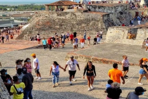 Cartagena: Explora con un city tour abordo de una chiva típica