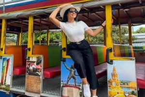 Cartagena: esplora la città con un tour a bordo di una chiva tipica (un tipico autobus locale)