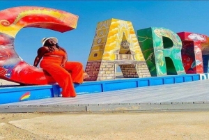 Cartagena: esplora la città con un tour a bordo di una chiva tipica (un tipico autobus locale)