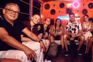 Cartagena: Lustiger Partybus mit Tanzfläche und guter Musik