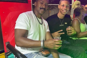 Cartagena: Lustiger Partybus mit Tanzfläche und guter Musik