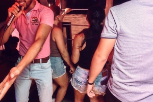 Cartagena: Lustiger Partybus mit Tanzfläche und guter Musik