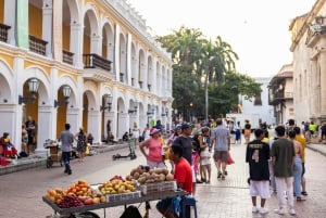 Cartagena: Guided Street Food Tour with Tastings