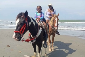Cartagena: Horse riding on the beaches of Cartagena & PHOTOS