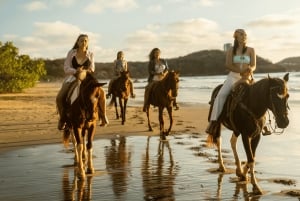 カルタヘナ：ビーチでの乗馬