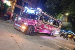 Cartagena: Limo Chiva Rumba VIP