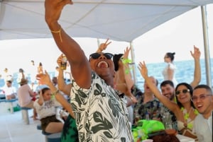 Cartagena: Sunset Bay Tour in Catamarán with Drinks