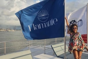 Cartagena: Sunset Bay Tour in Catamarán with Drinks