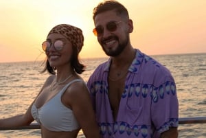 Cartagena: Sunset Bay Tour in Catamarán with Drinks