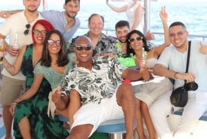Cartagena: Sunset Bay Tour in Catamarán with Drinks
