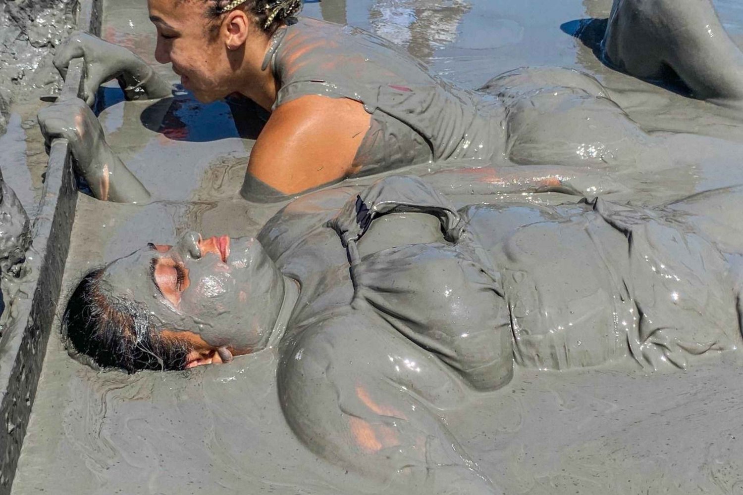 Cartagena: Baño en el Volcán de Lodo y Relax en Playa y Piscina