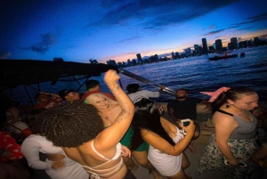 Carthagène : PartybayYacht avec open bar et DJ à bord !