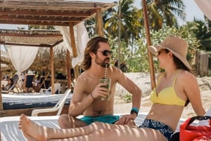 Cartagena: Palmarito Beachclub with Pool, Kayak and paddle!