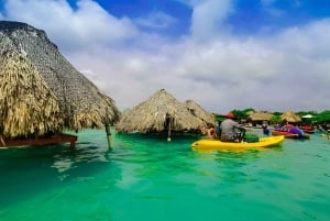 Cartagena: Party Boat to Cholon Beach with 2 Drinks & Lunch