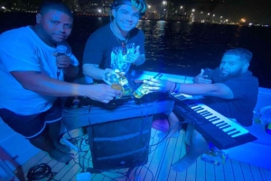 Cartagena: PartybayYacht med åben bar og DJ om bord!