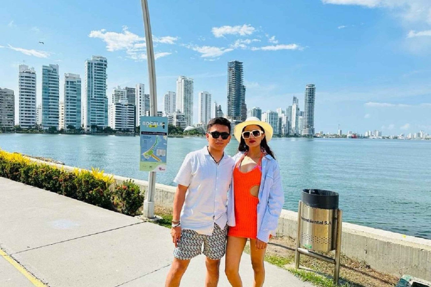 Cartagena: tour della città panoramico e bilingue, con aria condizionata