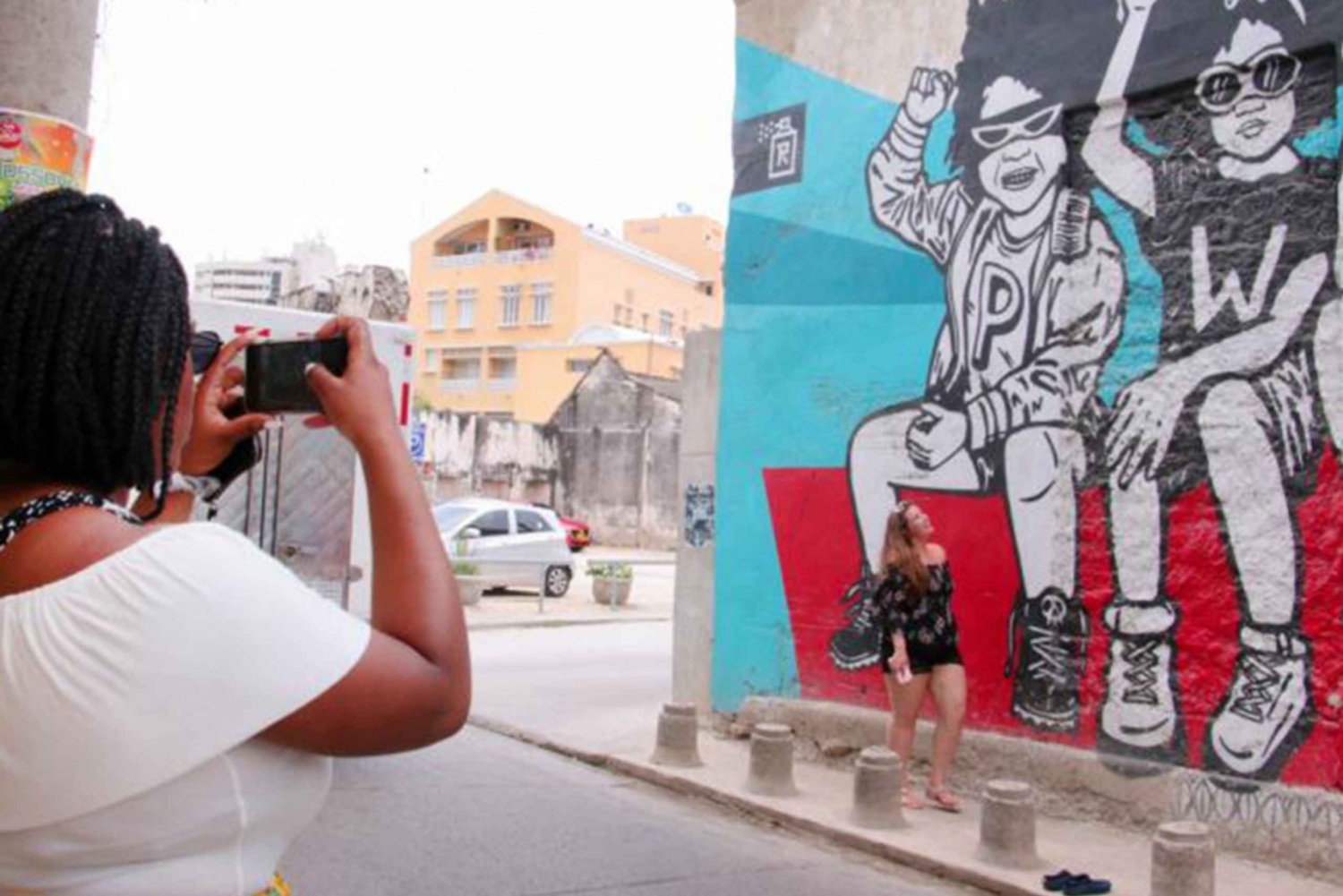 Cartagena: Private Getsemani Graffiti Walking Tour and Snack