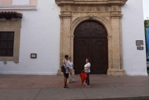 Cartagena: San Felipe Castle & San Diego Tour with Tickets