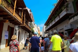 Cartagena: tour a pie compartido por el casco antiguo colonial