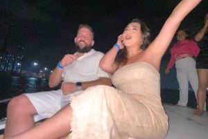 Cartagena: Speed Boat Party on the Bay with open bar