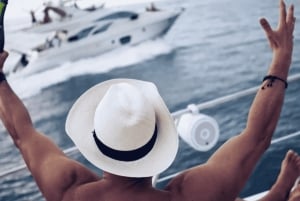 Cartagena: Sunset Open Bar Cruise in Catamaran or Speedboat