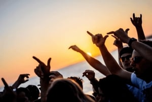 Cartagena: Sunset Open Bar Cruise in Catamaran or Speedboat