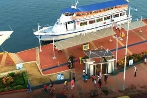 Carthagène : Coucher de soleil en bateau dans la baie avec bar ouvert et spectacle musical !