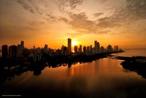 Cartagena: Sunset Boat Party and Beach Club