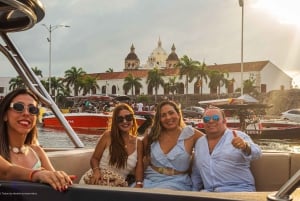 Cartagena: Sunset Boat Party and Beach Club