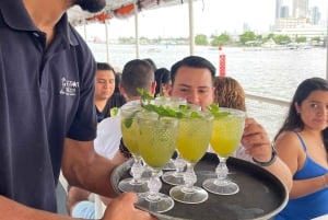 Cartagena - en seglats Segling i solnedgången i Cartagenabukten + öppen bar