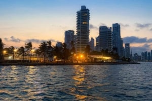 Cartagena: VIP-tur i bugten ved solnedgang med åben bar og klub