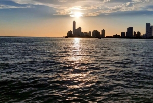 Cartagena: VIP-tur i bugten ved solnedgang med åben bar og klub