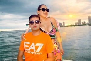 Cartagena: VIP-tur i bugten ved solnedgang med åben bar og klub