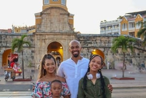 Cartagena: The best gastronomic tour & history of the old town