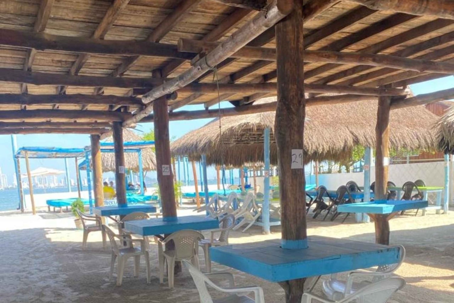 Cartagena, Strand in Tierra Bomba und Mittagessen