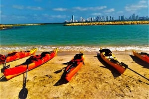 Cartagena: Tierra Bomba Island Kayak Tour with Snack