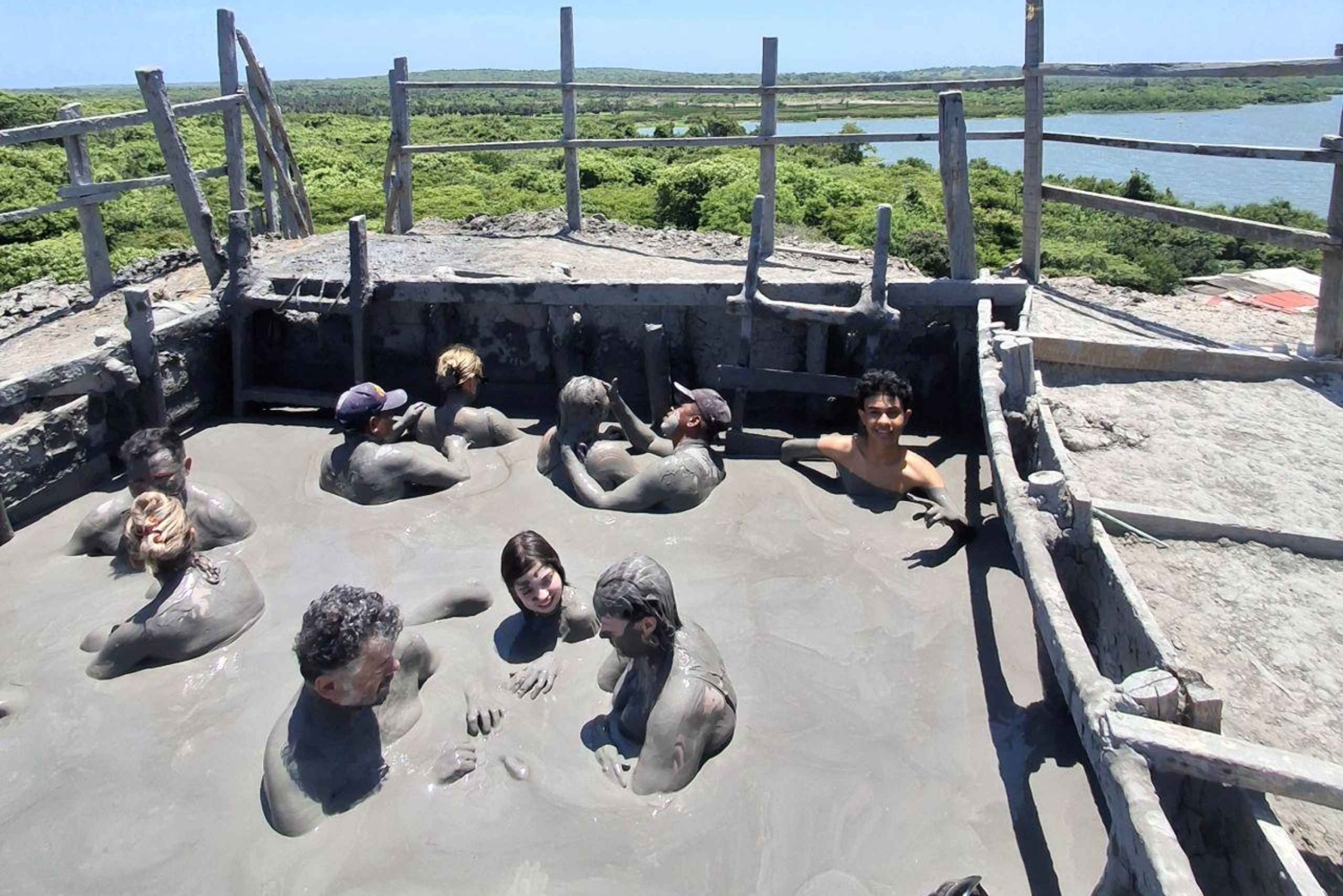 CARTAGENA: Totumo-tulivuori ja Galerazamban suolajärvet (Mar Rosa) -retki!