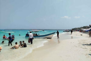 Cartagena: Excursión a la Playa Blanca de la Isla de Barú con Almuerzo
