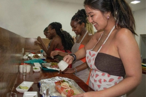 Cartagena: Traditional cooking class in a restaurant in the historic center