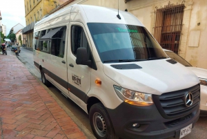 Cartagena: Transport to the aviary on the island of Barù