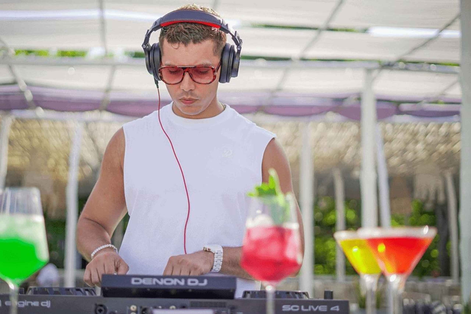 Cartagena: VIP Day at Club Kabanna in Tierra Bomba