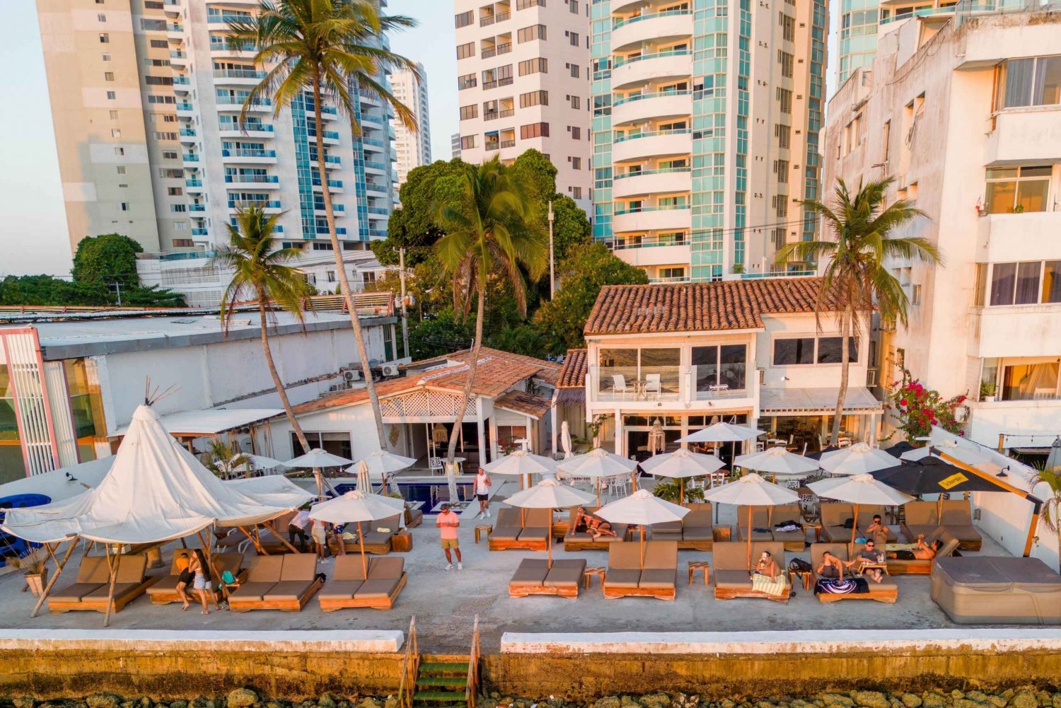 Cartagena: Wala Pass Day, piscina, mar, DJ e shows ao vivo
