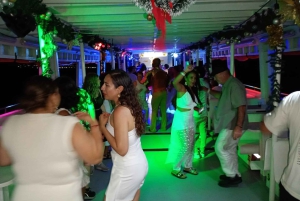 カルタヘナ：ディナーとオープン・バー付き白夜ボート・ツアー